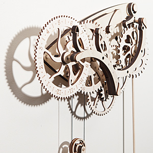 hshg_wooden_mechanical_clock_beauty