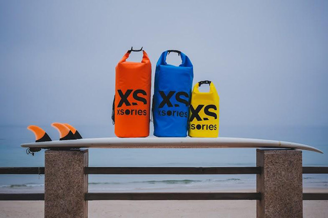 Stuffler, le sac imperméable de Xsories pour la plage