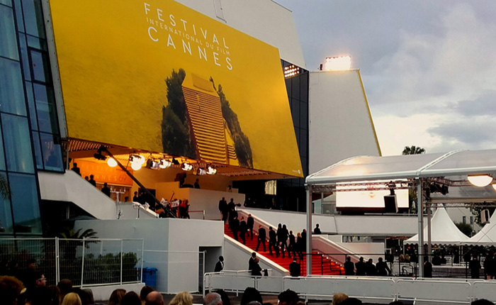 Instantané de Cannes : Avant et pendant la Cérémonie d'Ouverture