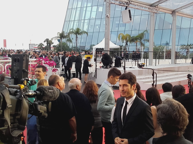 Instantané de Cannes : Le calme du tapis rouge avant les montées des marches